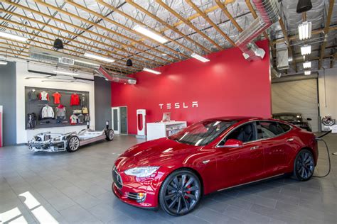 tesla showroom las vegas.